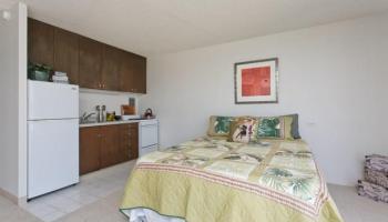 Holiday Village condo #812, Honolulu, Hawaii - photo 3 of 10 Holiday Village condo #812, Honolulu, Hawaii - photo 3 of 10