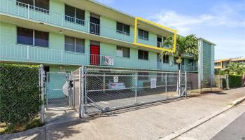 Holiday Apts condo # 323B, Honolulu, Hawaii - photo 2 of 24