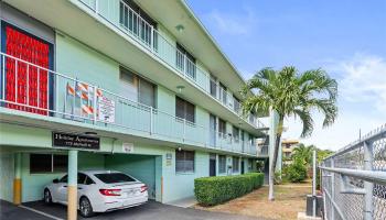 Holiday Apts condo # 323B, Honolulu, Hawaii - photo 4 of 24