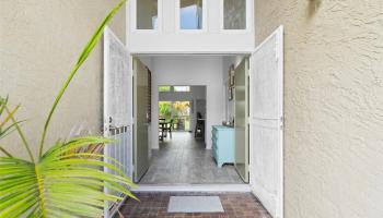 7780  Waikapu Loop Kalama Valley, Hawaii Kai home - photo 3 of 25