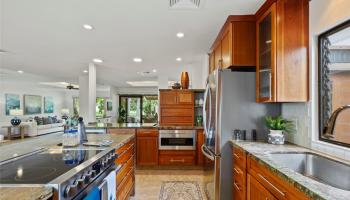 7832  Makaaoa Place Queens Gate, Hawaii Kai home - photo 4 of 25