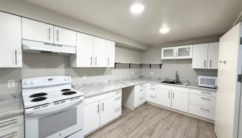 803 Waimanu St Honolulu - Rental - photo 2 of 12