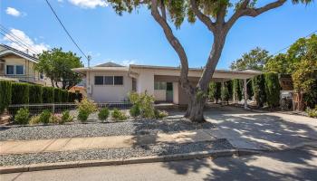 817 9th Ave Honolulu - Rental - photo 1 of 18