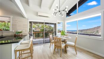 817  Ekoa Place Aina Haina Area, Diamond Head home - photo 2 of 25