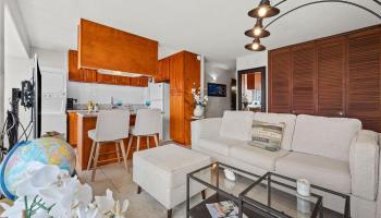 King Manor condo # 1007, Honolulu, Hawaii - photo 2 of 25