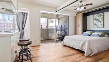 King Manor condo # 704, Honolulu, Hawaii - photo 4 of 25