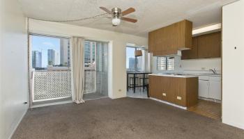 King Manor condo # 907, Honolulu, Hawaii - photo 2 of 16