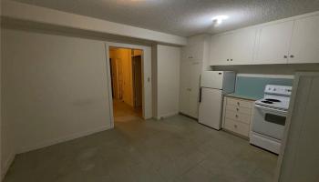 818 University Ave Honolulu - Rental - photo 2 of 10