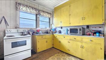 821 Pumehana Street Honolulu - Multi-family - photo 3 of 13