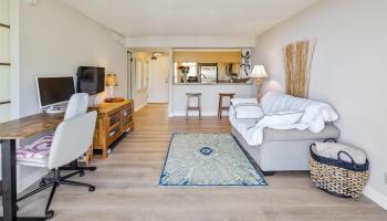 Makaha Valley Towers condo # B1605, Waianae, Hawaii - photo 4 of 25