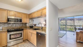 Makaha Valley Towers condo # B1605, Waianae, Hawaii - photo 5 of 25