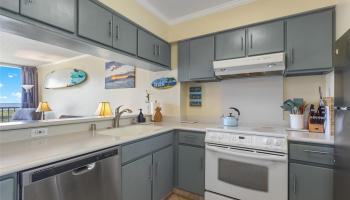 Makaha Valley Towers condo # G1626, Waianae, Hawaii - photo 5 of 18