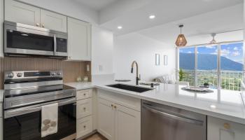 Makaha Valley Towers condo # G725, Waianae, Hawaii - photo 2 of 20