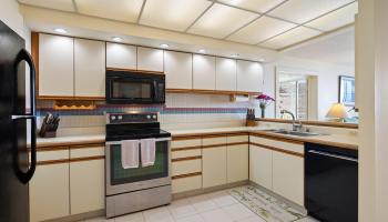 Makaha Valley Towers condo # 739/740, Waianae, Hawaii - photo 4 of 22