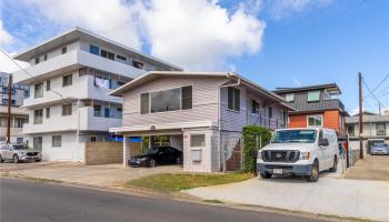 849  Hauoli Street Mccully, Honolulu home - photo 2 of 25