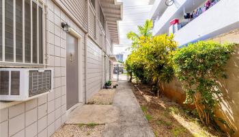 849  Hauoli Street Mccully, Honolulu home - photo 3 of 25