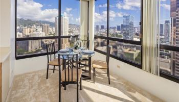 Royal Capitol Plaza condo # 3203, Honolulu, Hawaii - photo 5 of 25