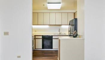 Royal Capitol Plaza condo # 3302, Honolulu, Hawaii - photo 5 of 16