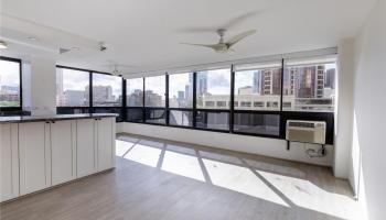 Royal Capitol Plaza condo # 603, Honolulu, Hawaii - photo 3 of 25