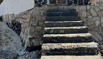 87-825  Farrington Hwy Maili, Leeward home - photo 2 of 3