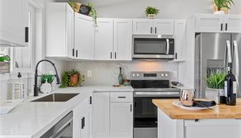 87-888  Waapuhi Street Maili, Leeward home - photo 3 of 25