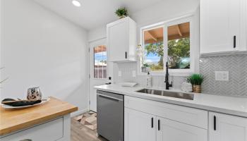 87-888  Waapuhi Street Maili, Leeward home - photo 5 of 25