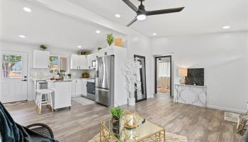 87-888  Waapuhi Street Maili, Leeward home - photo 6 of 25