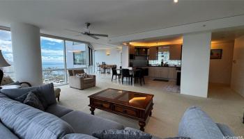 88 Piikoi St Honolulu - Rental - photo 2 of 13