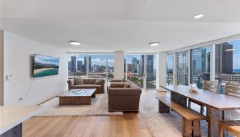 Symphony Honolulu condo # 1605, Honolulu, Hawaii - photo 4 of 25