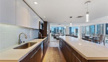 Symphony Honolulu condo # 1605, Honolulu, Hawaii - photo 5 of 25