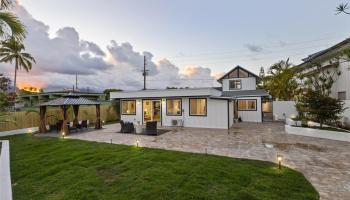 889  Akumu Street Enchanted Lake, Kailua home - photo 3 of 25
