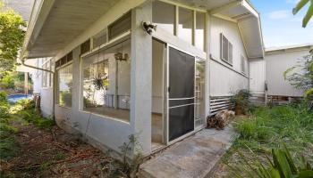 907 Ahuwale Street Aina Haina Area, Diamond Head home - photo 5 of 8 907 Ahuwale Street Aina Haina Area, Diamond Head home - photo 5 of 8