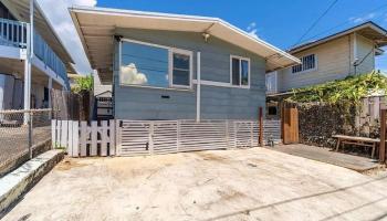 908 Simon Rd Honolulu - Rental - photo 1 of 19