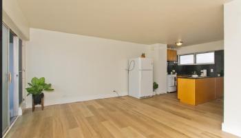 909 University Ave Honolulu - Rental - photo 2 of 10