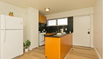 909 University Ave Honolulu - Rental - photo 5 of 10