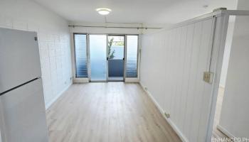 909 University Ave Honolulu - Rental - photo 2 of 13