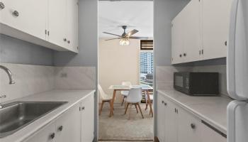 Sandalwood condo # 408, Honolulu, Hawaii - photo 4 of 16