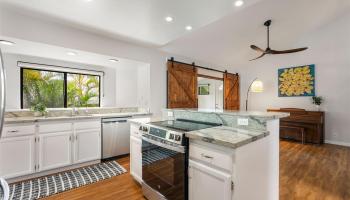 914  Kahena Street Hahaione-upper, Hawaii Kai home - photo 2 of 25
