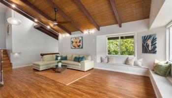 914  Kahena Street Hahaione-upper, Hawaii Kai home - photo 3 of 25