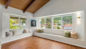 914  Kahena Street Hahaione-upper, Hawaii Kai home - photo 5 of 25