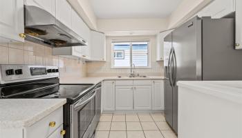 915  Mccully Street Moiliili, Honolulu home - photo 3 of 25