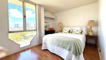 Royal Court condo # 16H, Honolulu, Hawaii - photo 5 of 14