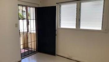 927 Spencer St Honolulu - Rental - photo 3 of 13