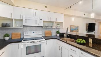 Hale Kaheka condo # 2105, Honolulu, Hawaii - photo 3 of 23