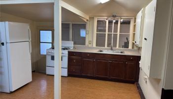 938 10th Ave Honolulu - Rental - photo 2 of 6