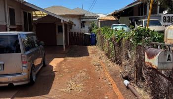 938 10th Ave Honolulu - Rental - photo 6 of 6