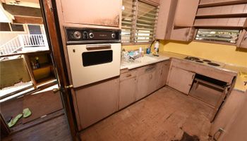 94-1063 Nalii Street Waipahu-lower, Waipahu home - photo 4 of 23 94-1063 Nalii Street Waipahu-lower, Waipahu home - photo 4 of 23