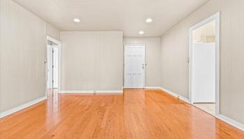 94-1122  Hunakai St Waipahu-lower, Waipahu home - photo 2 of 25