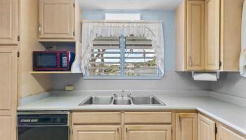 94-341  Kahuanani St Waipahu Triangle, Waipahu home - photo 6 of 24