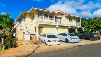 94-432  Kahualena St Waipahu Triangle, Waipahu home - photo 2 of 15